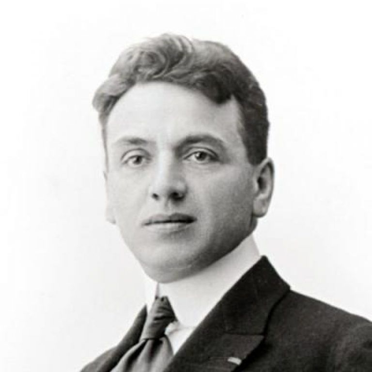 The new box of the perfume Nina by Nina Ricci