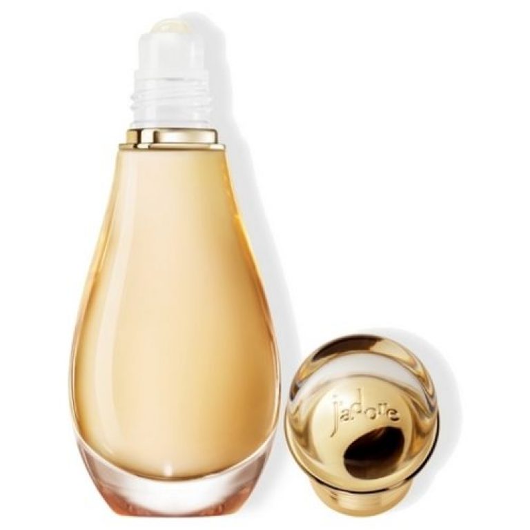 Take your J’adore perfume everywhere with its new roller pearl
