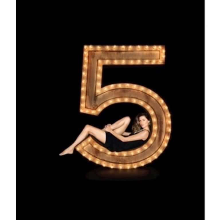 CHANEL – N ° 5 The legendary water