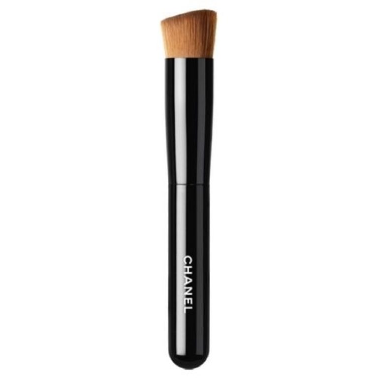 Chanel’s new 2-in-1 foundation brush